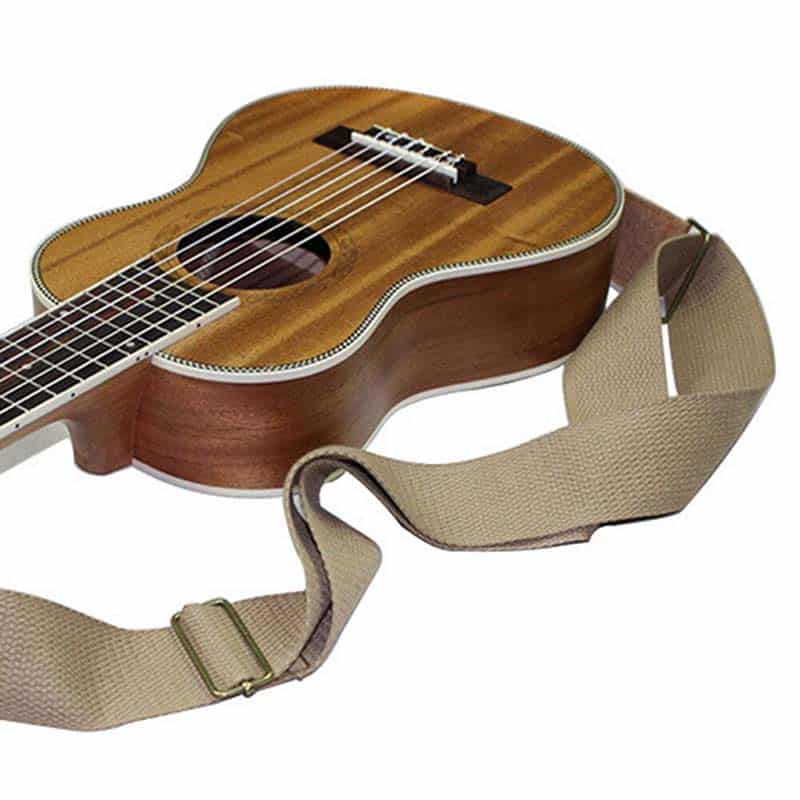 Adjustable universal nylon guitar strap, 95cm-155cm, with faux leather ends on fabric.