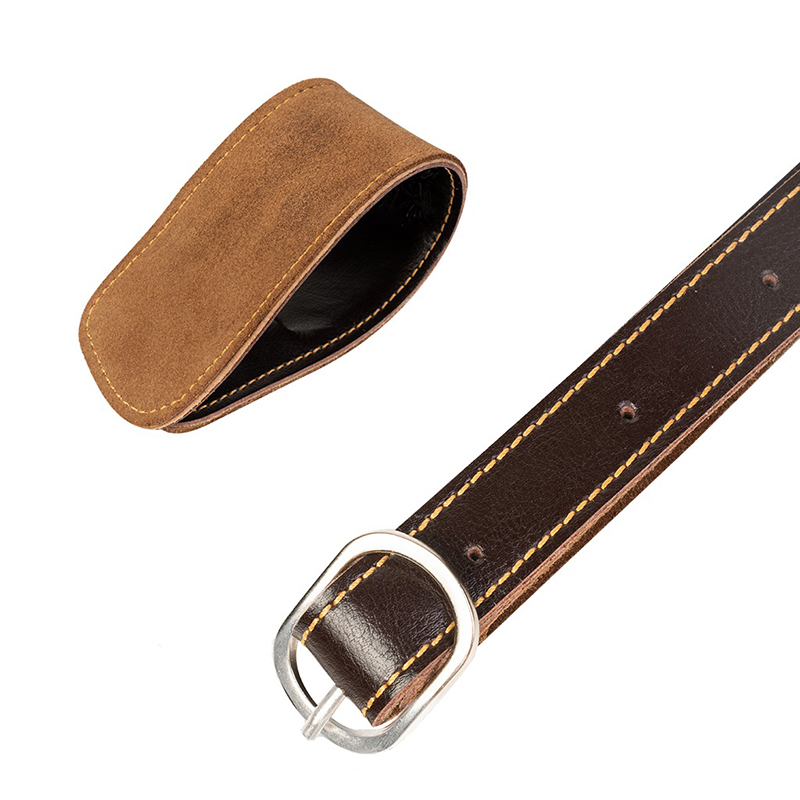 Strap for classic acoustic guitar made of genuine cowhide leather, soft and durable details.