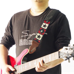 Removable anti-slip shoulder pad for guitar strap