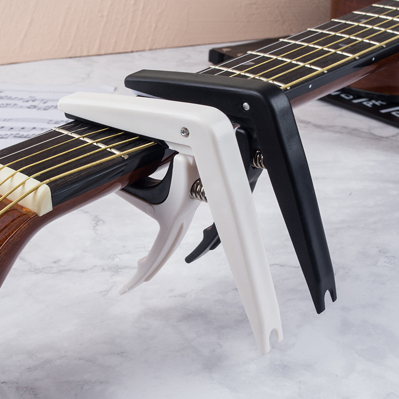 Perfect capo for classical acoustic guitar