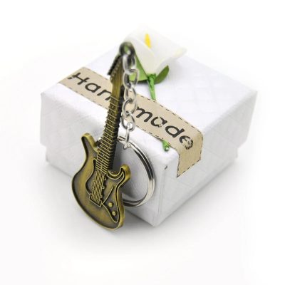 Electric guitar keychain in 3 metal colors - golden metal color