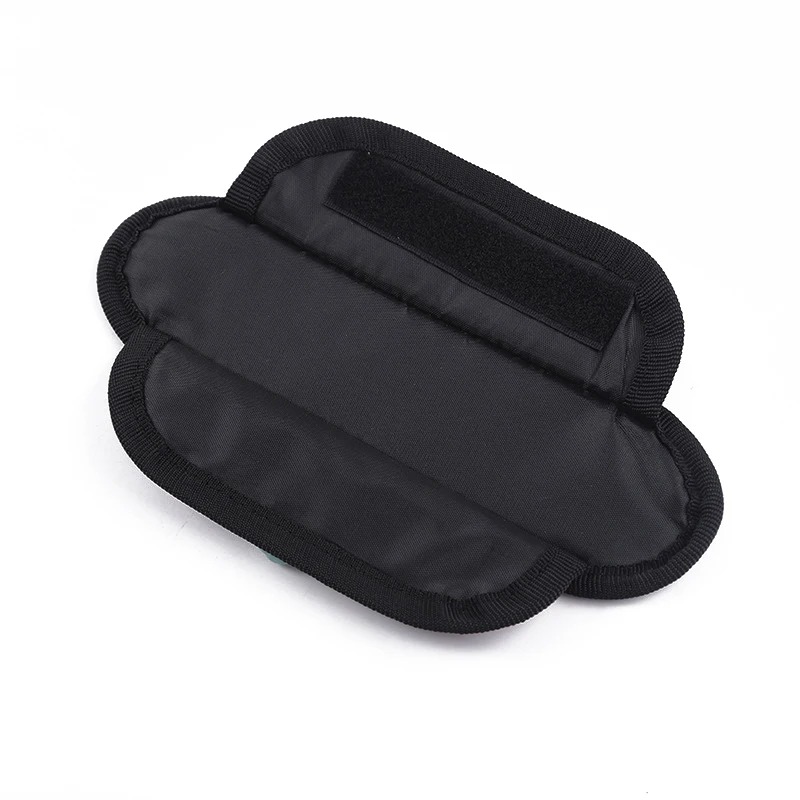 Removable, non-slip shoulder pad for guitar strap - black color