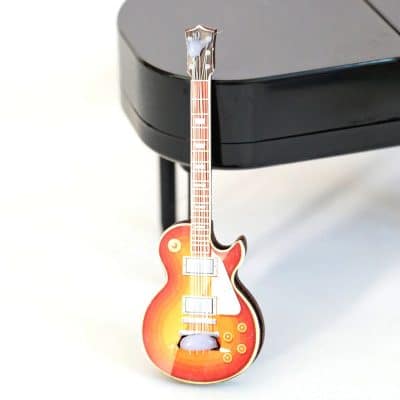 Miniature electric guitar, Gibson type - model 1