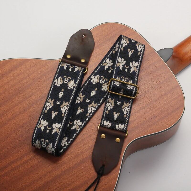 Complete details of the Vintage Baroque Blooming Guitar Strap