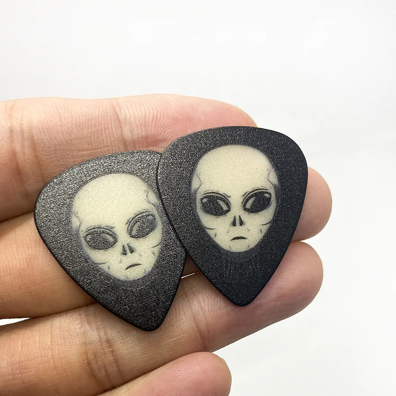 5 alien head guitar picks - Pack of 5 pieces-
