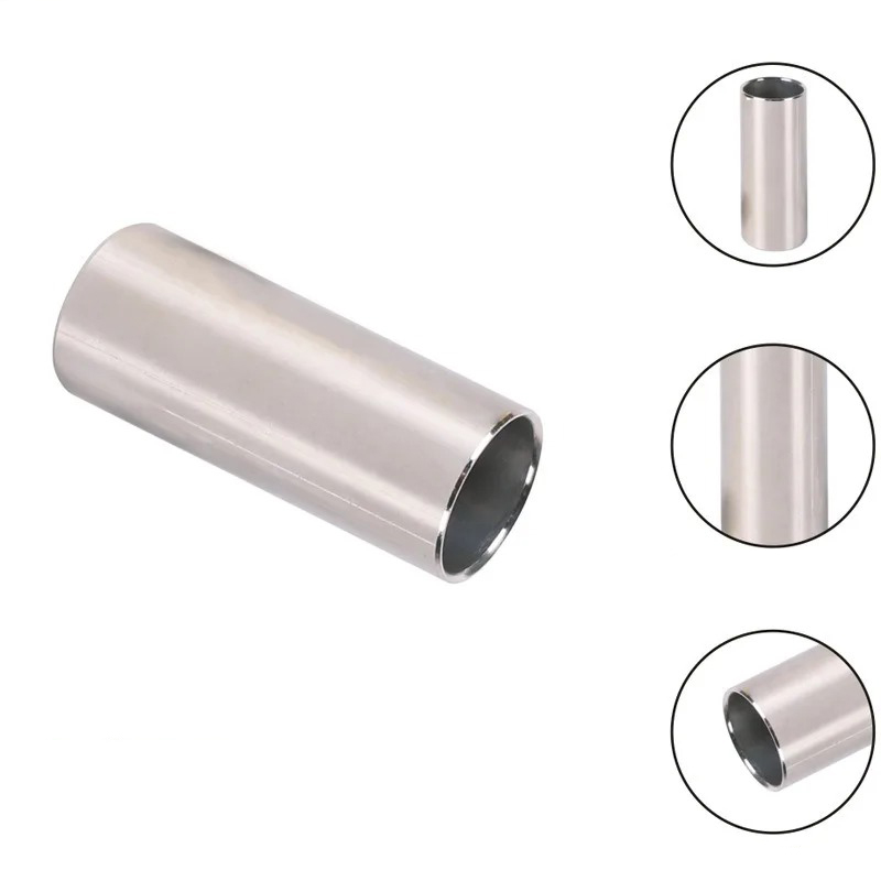 Detail of the set of 3 guitar sliders with a complete set of picks