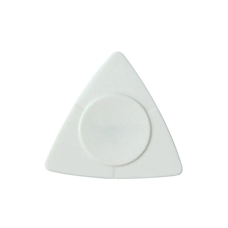 Rear view of the 3 thickness Triangle Pick: sturdy and non-slip.