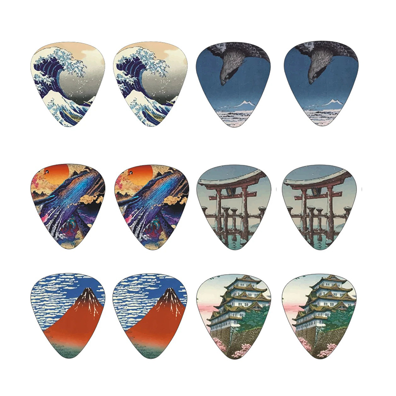 Details of the design of the set of 12 Japanese art picks - Hokusai and