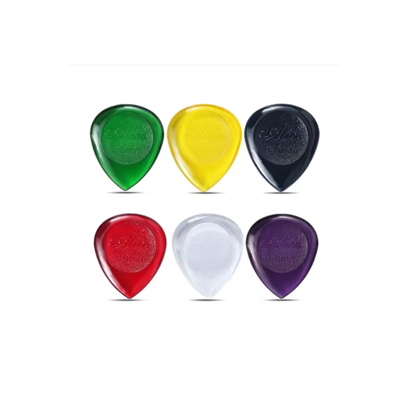 Set of 6 picks for electric or acoustic guitars available in 3 different sizes.