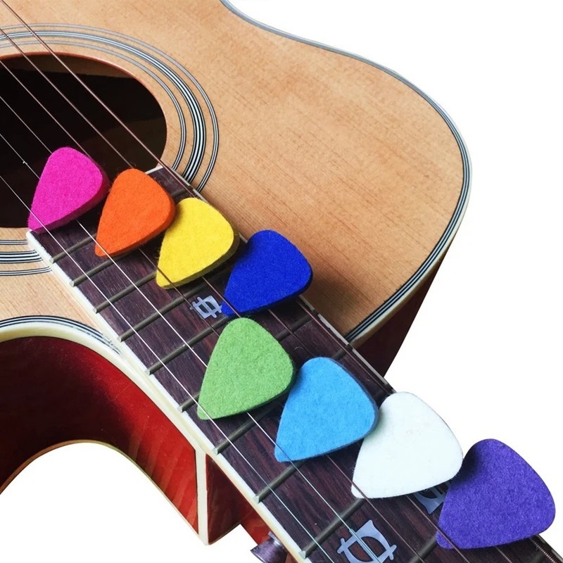 Details of the set of 8 soft and colorful felt picks for ukulele