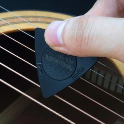 3 thickness triangle pick: sturdy and non-slip!