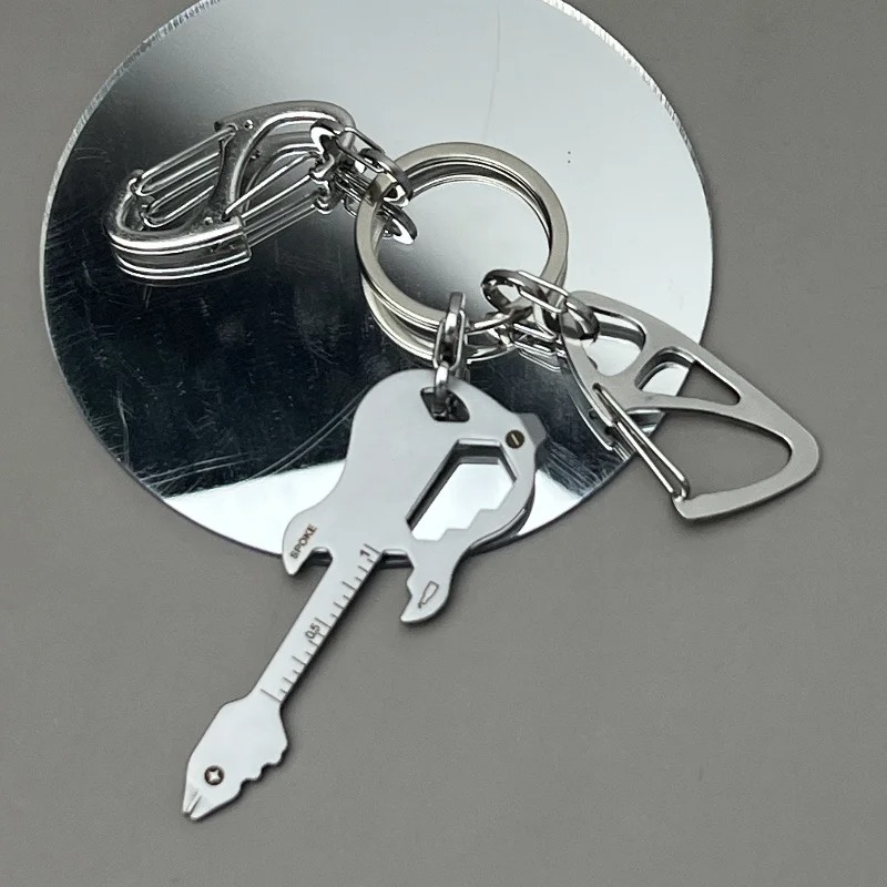 Magnificent guitar keychain with metallic shine and carabiner