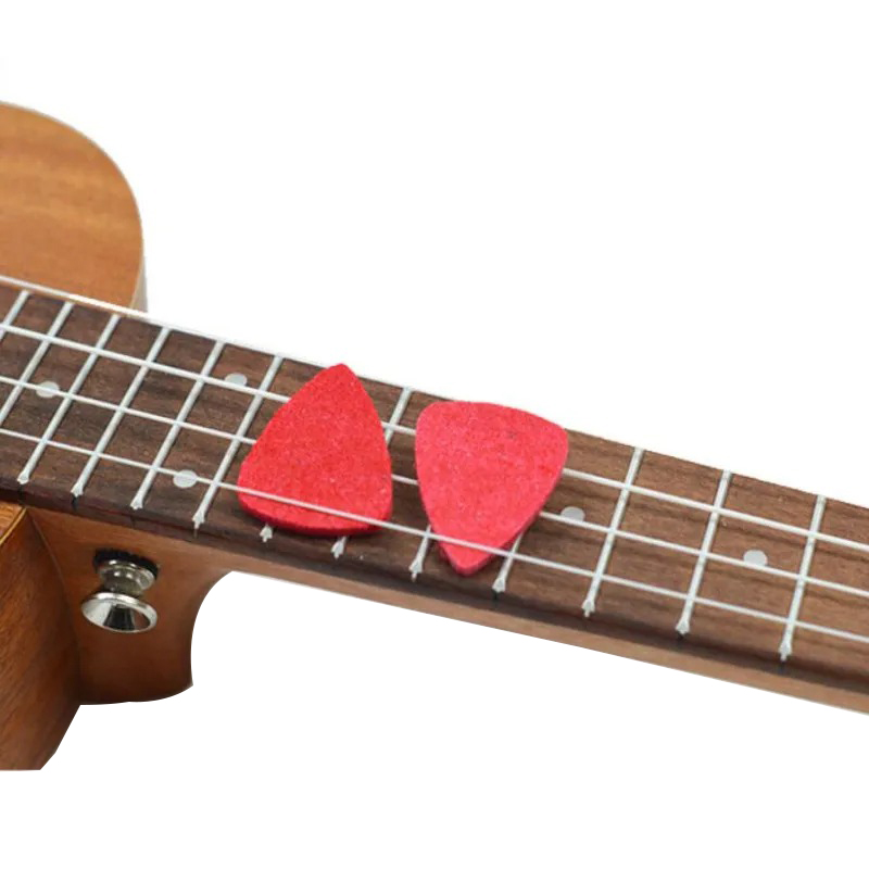 Set of 4 soft felt picks in red color for ukulele