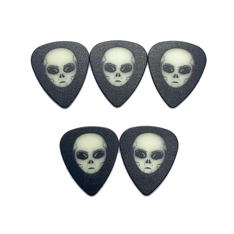 Test and review of 5 alien head guitar picks - Set of 5 pieces