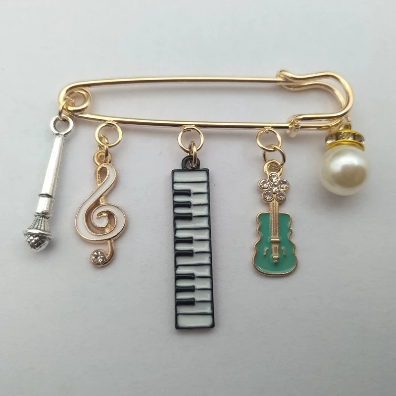 Enamel Brooch of Guitar, Keyboard, Musical Note, Microphone, and Pearl - 3 Colors - Green Color