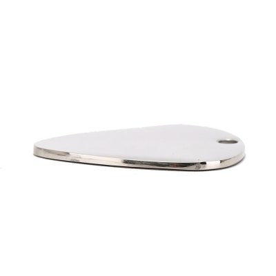 Detailed view of the Simple Mediator Necklace with Ball Chain from the Minimalist Collection
