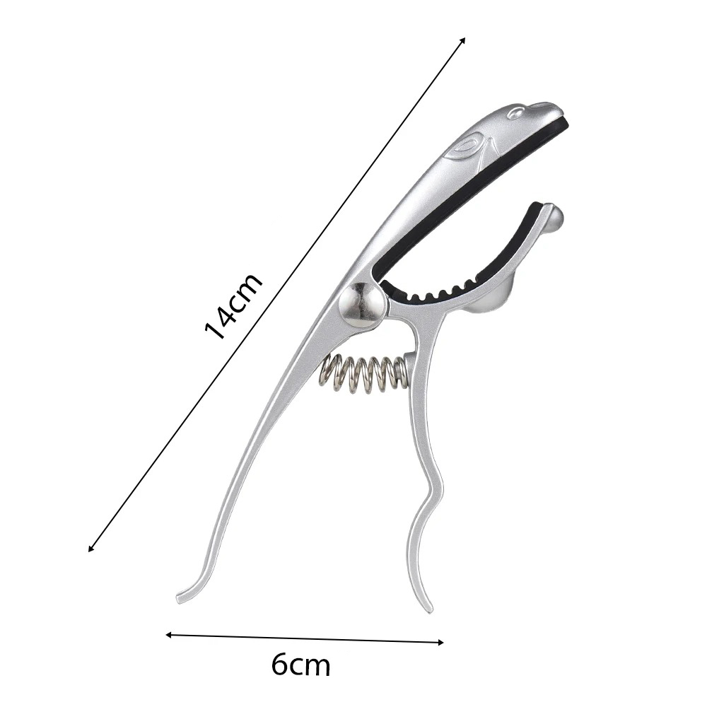 Dimensions of a metal capo made of zinc alloy in the shape of a steel-colored leopard.