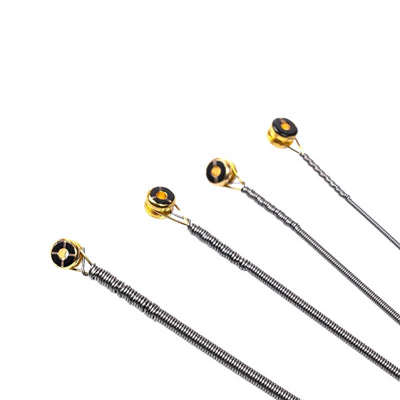 Electric bass strings with bright and clear sounds