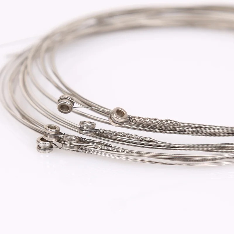 Detailed view of Electric Guitar Strings - Strings for Learning - basic strings