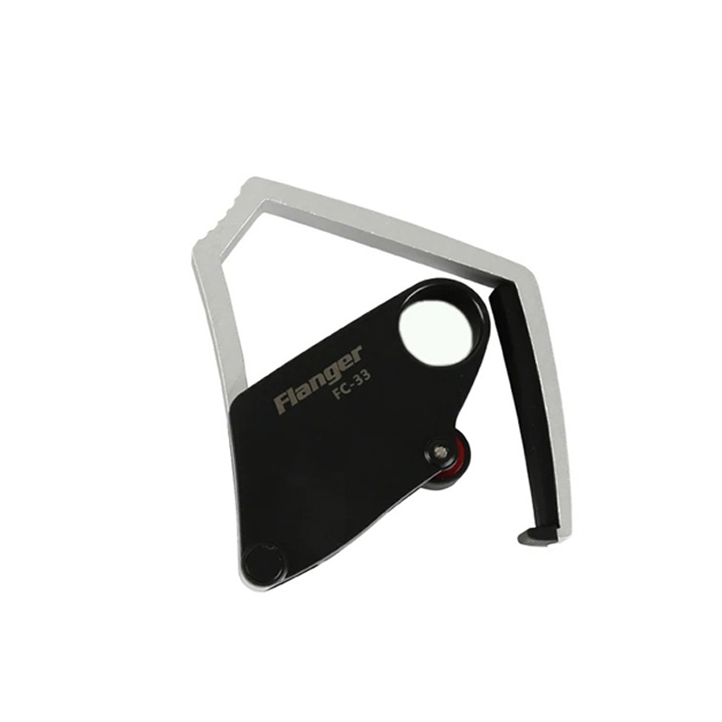 Silver Colored Tactile Locking Model Guitar Capo