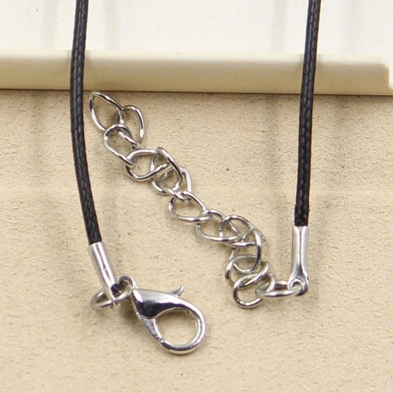 Details of the Vintage Riff Rock Guitar Pendant