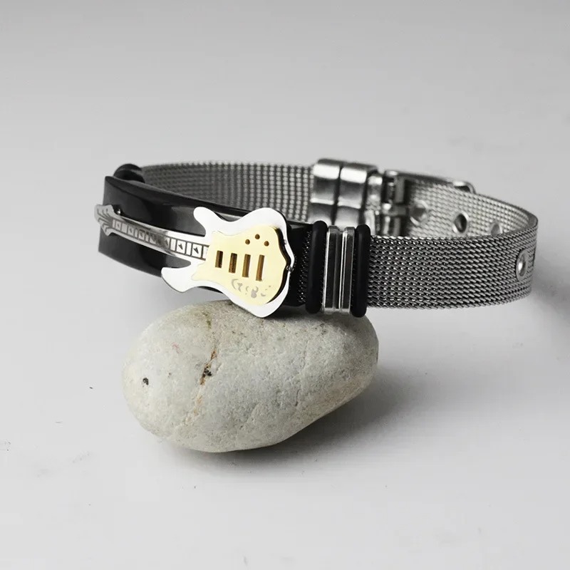 Golden Stratocaster Rock Guitar Avant Bracelet