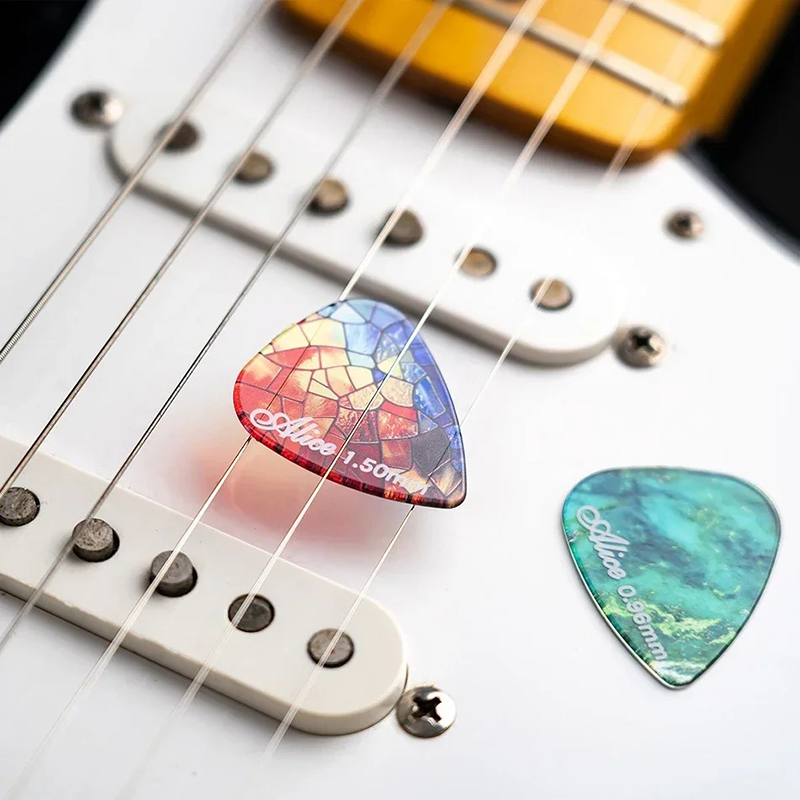 Avant Guitar Picks - Psychedelic Theme - Chromatic Reflections Set (10 or 20 pieces)