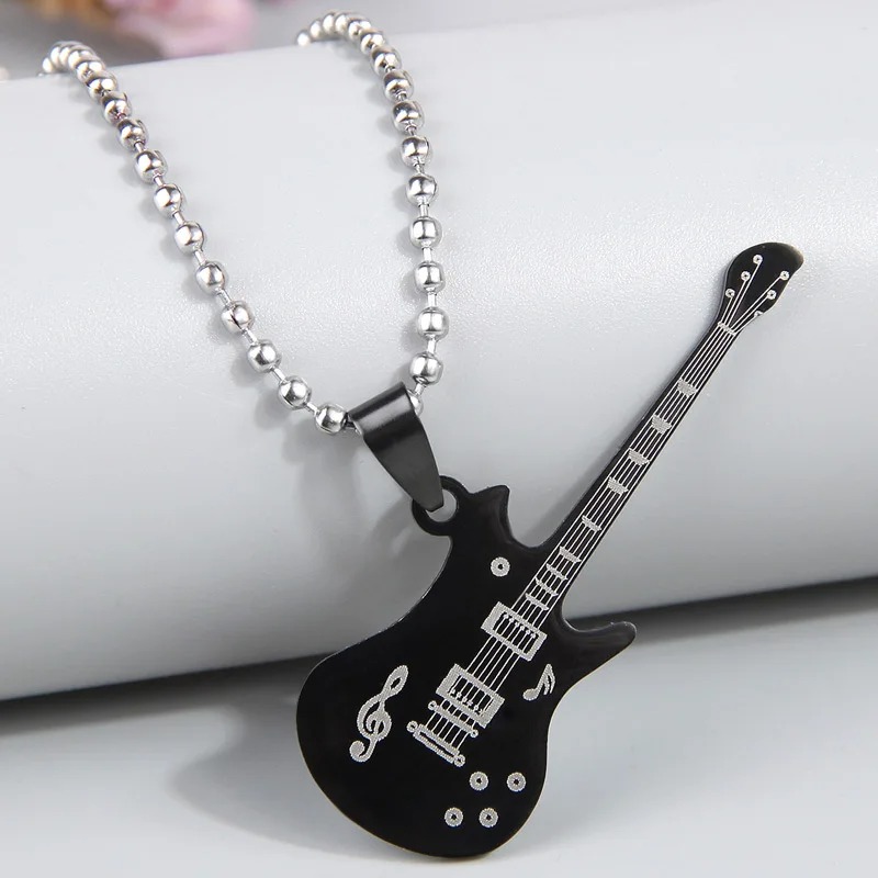 Collier avec Pendentif Guitare Gravée Rock “Melody Blade” - Couleur Noir