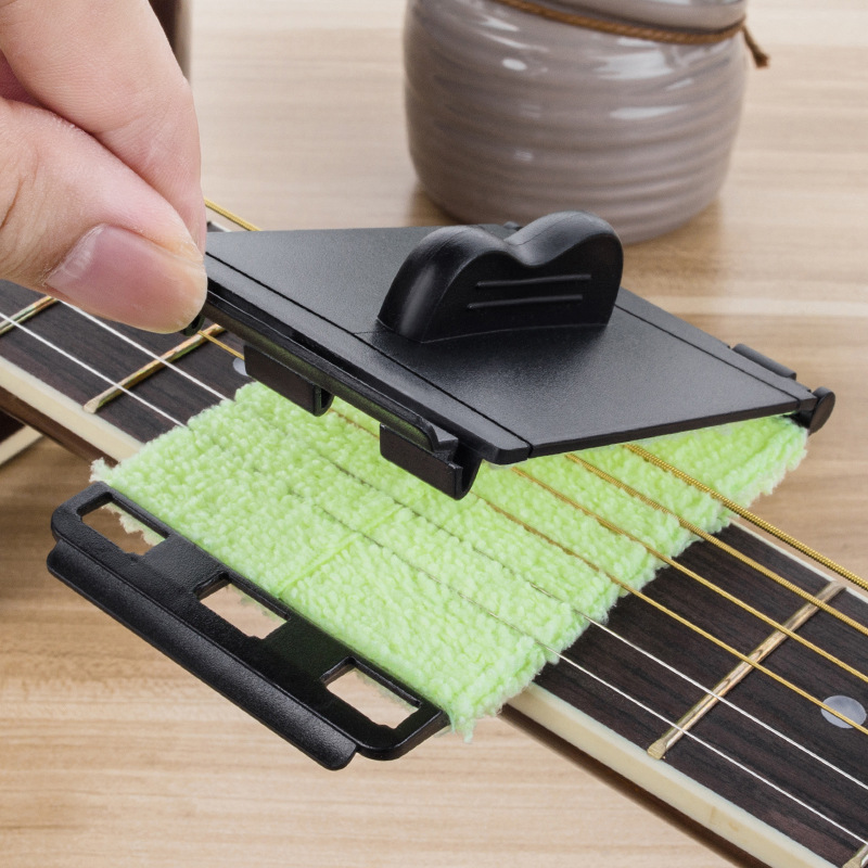 Nettoyant pour cordes guitares électriques et ou acoustiques