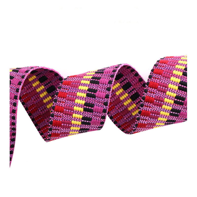 Sangle ethno chic pour guitare classique modèle rose