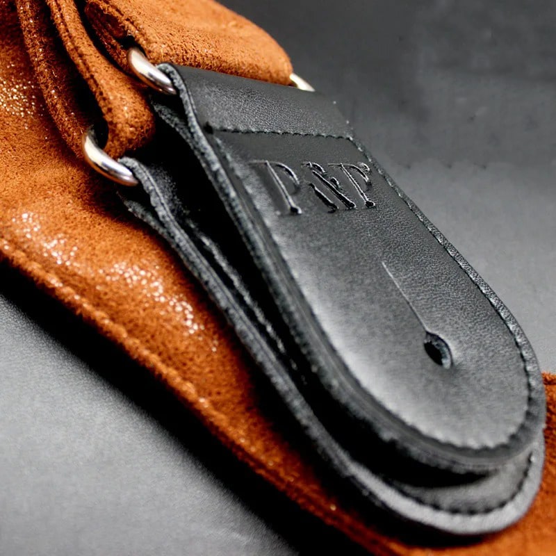 Sangle mince en cuir lavé 4 couleurs details accroches