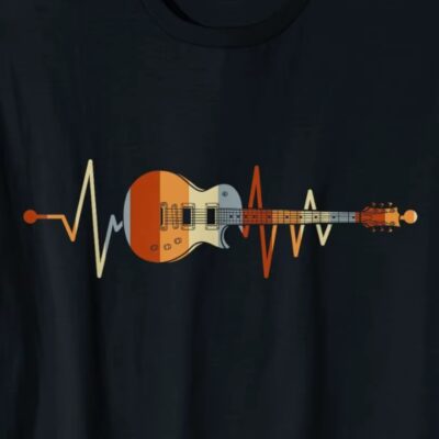 Gros plan du motif Battement Rock sur t-shirt noir : guitare électrique rétro intégrée à une ligne de battement de cœur